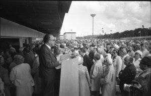 Ekholmens centrum invigs den 1 september 1972. 